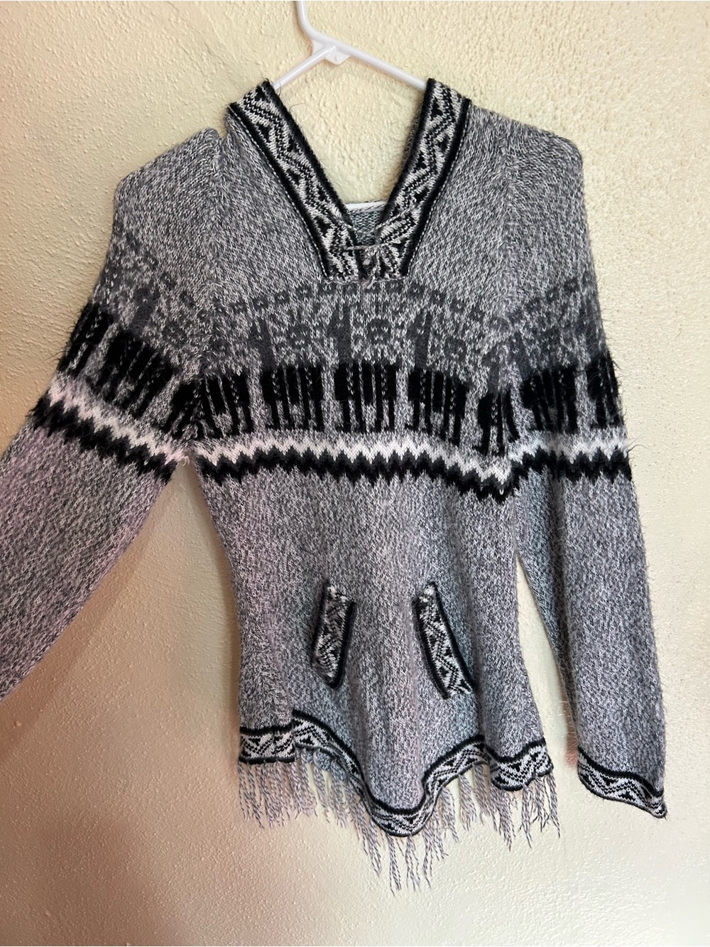 Women’s Gray Hand Knitted Patterned Hooded Fringe Sweater